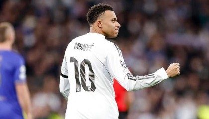 6-1！姆巴佩梅开二度破纪录，1.5亿天王独造4球，皇马大开杀戒